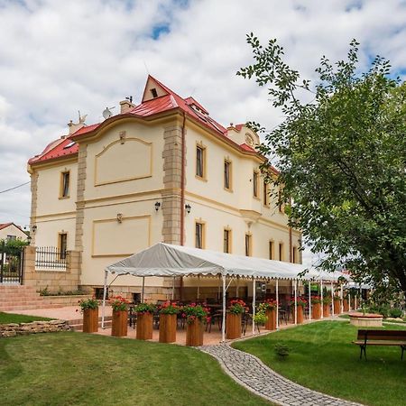 Villa Libosad Йичин Экстерьер фото
