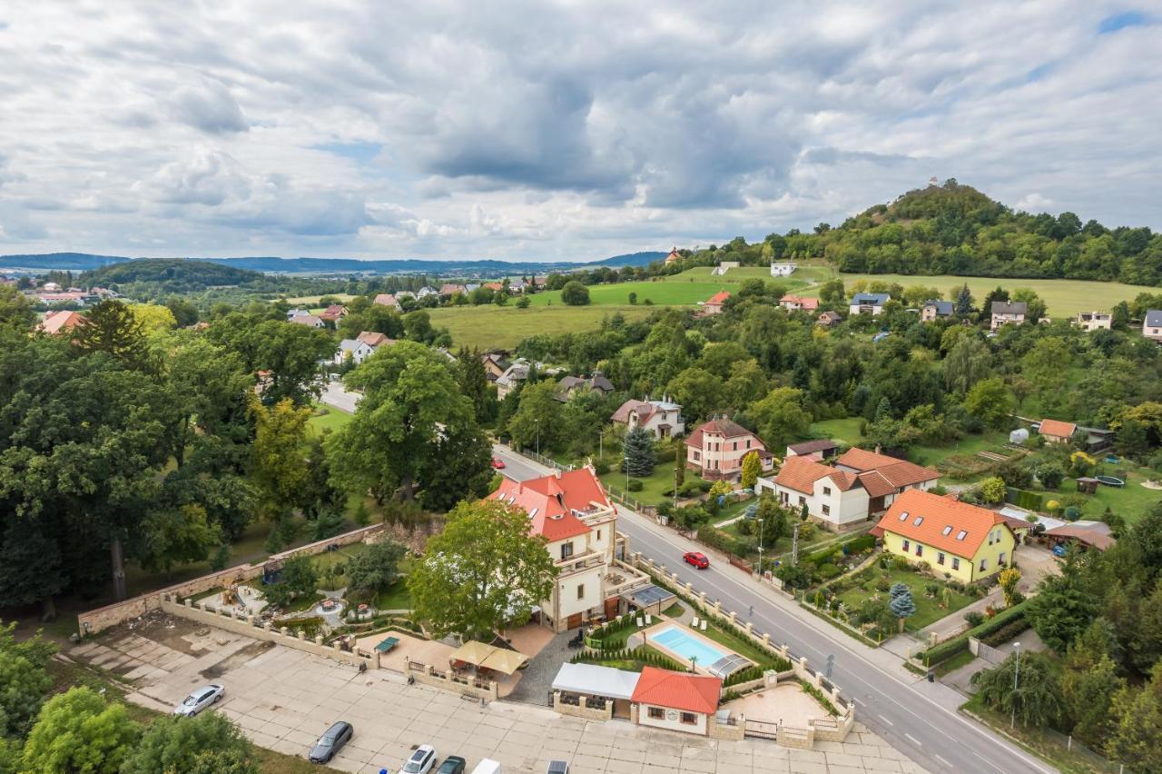 Villa Libosad Йичин Экстерьер фото