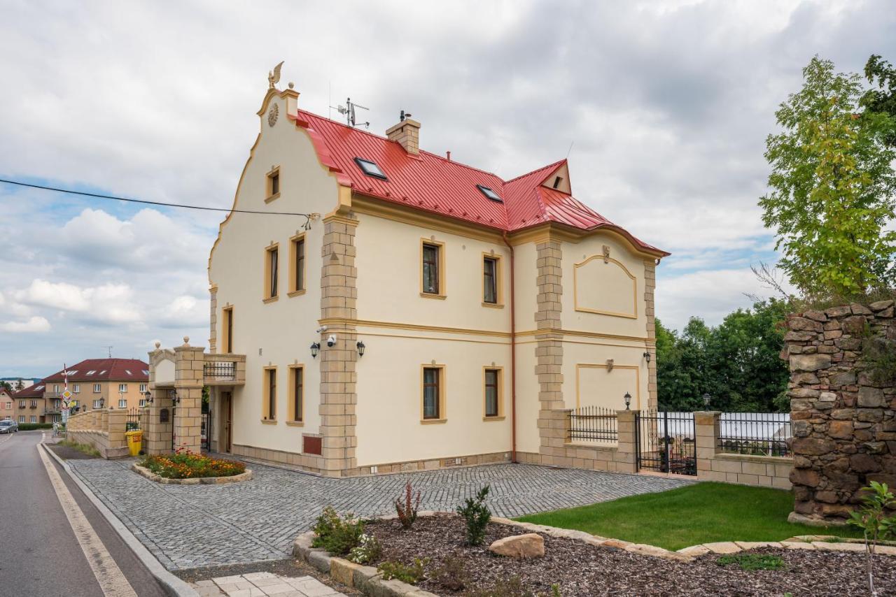 Villa Libosad Йичин Экстерьер фото