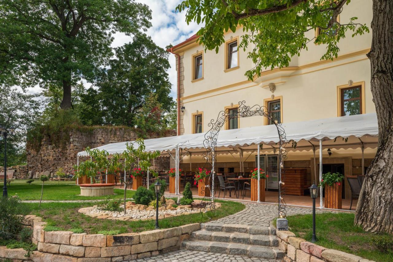 Villa Libosad Йичин Экстерьер фото